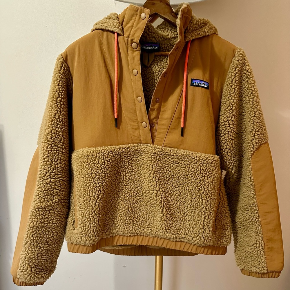 Patagonia Hooded Teddy Pullover Fleece